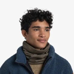 Buff Merino Lightweight Neckwear -Mountaineering Equipment Store Buff LightweightMerinoNeckwear Moss 03