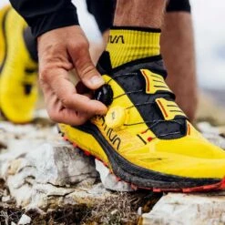 La Sportiva Jackal II Boa Mens Trail Running Shoe - Yellow/Black 20 La Sportiva Jackal II Boa Mens Trail Running Shoe - Yellow/Black -Mountaineering Equipment Store La Sportiva Jacakl II Boa Mens Yellow Black 02