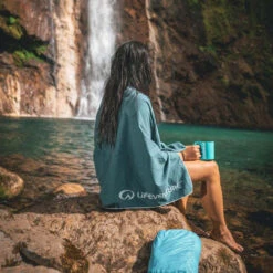 LifeVenture Recycled SoftFibre Trek Towel - Extra Large 10 LifeVenture Recycled SoftFibre Trek Towel - Extra Large -Mountaineering Equipment Store LifeVenture Recycled SoftFibre Trek Towel XL Teal 02